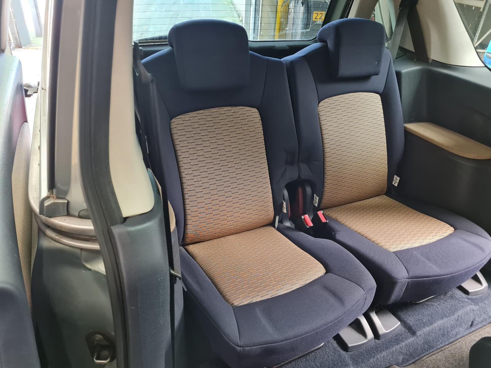 PEUGEOT 1007