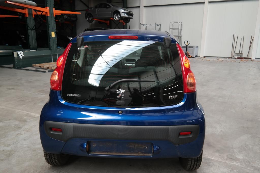PEUGEOT 107