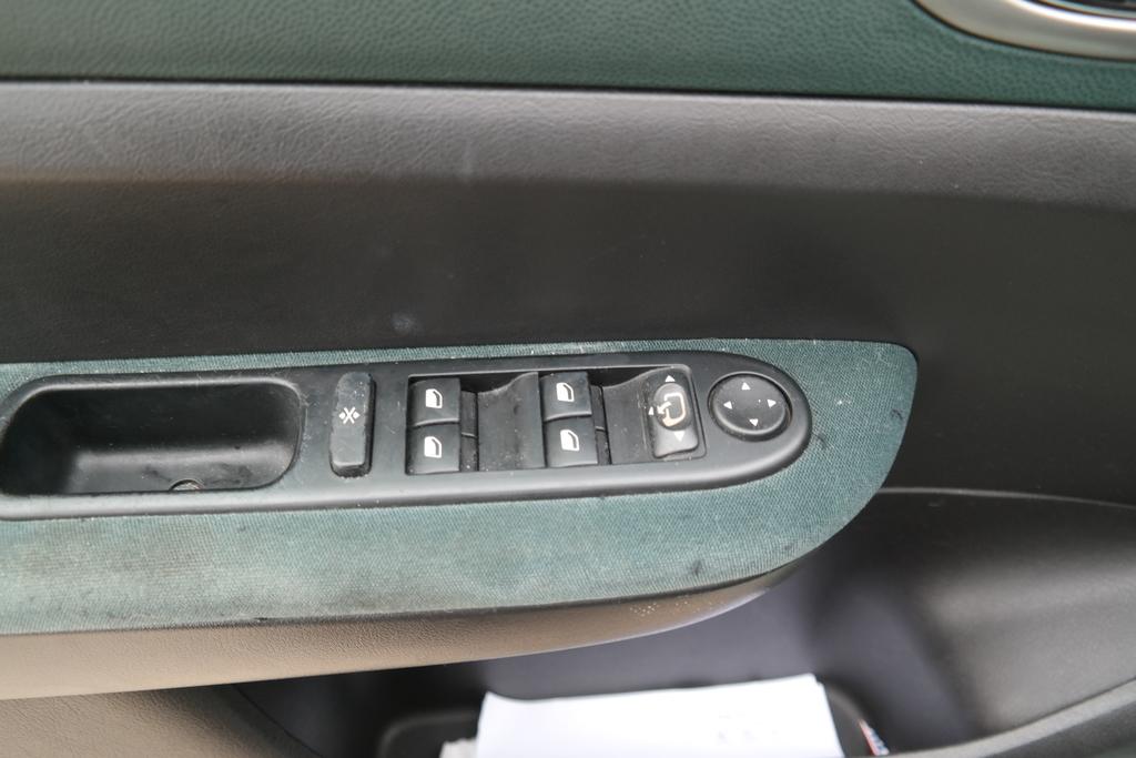 PEUGEOT 307 B 2.0 16V