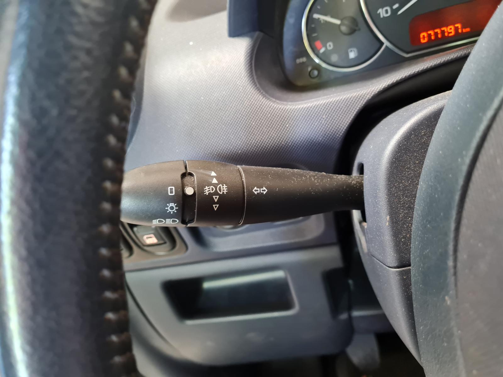 PEUGEOT 1007