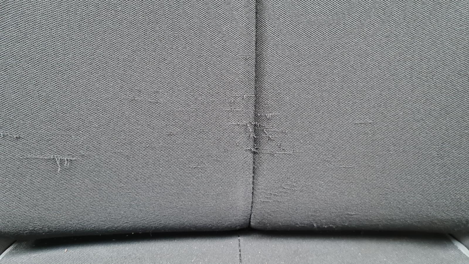 ZWART RIB NOKIMAT JI FT A3 STOF NIET NETJES EN KLEIN GAATJE IN ZITTING / FRAME 884606 NFP MET RAILS 8916X6 NFP/ FOAM 890682/ BEKLEDING 890683