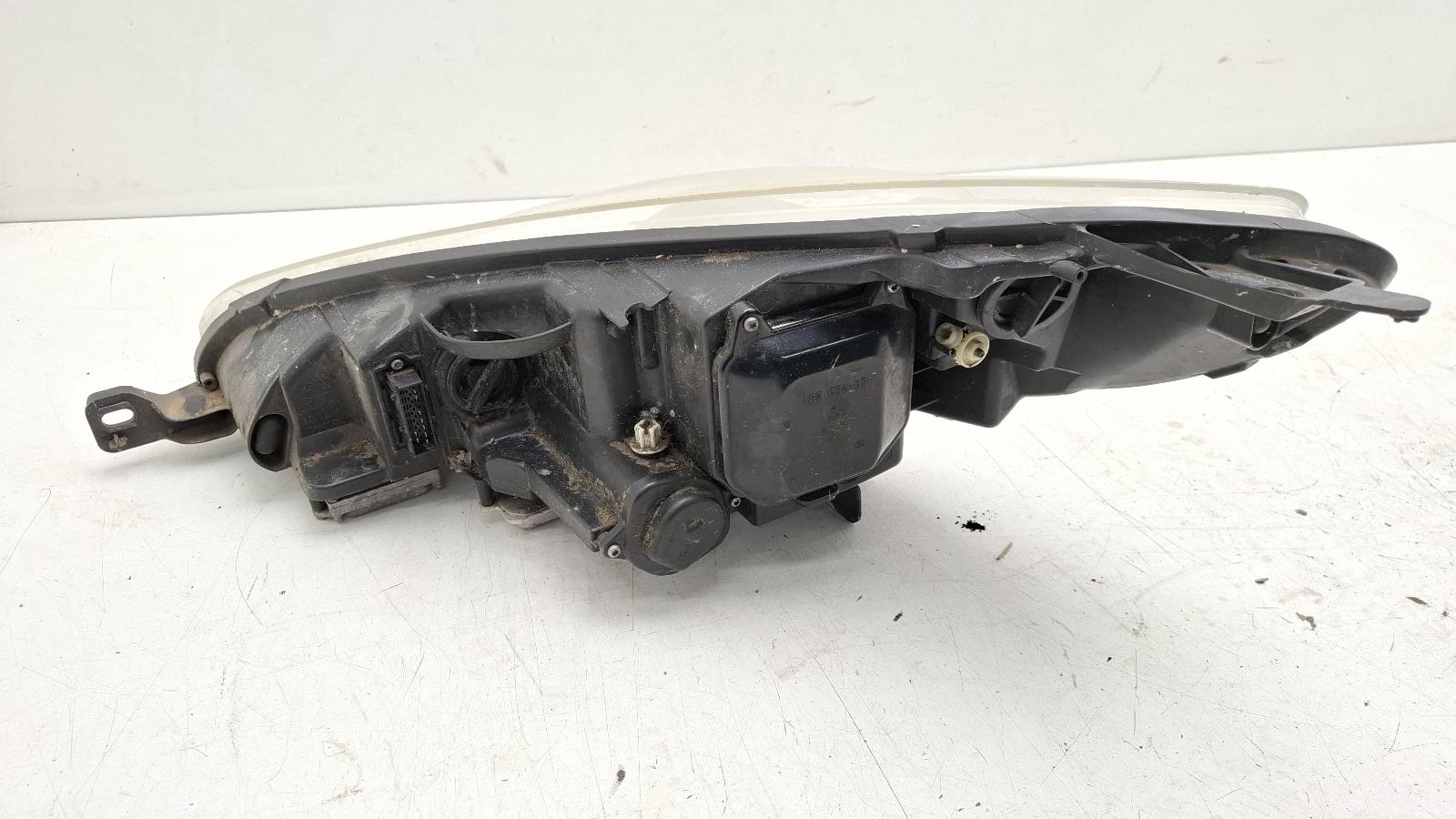 A2, BLANKE LAK LAAT WAT LOS. GEPOLIJST EN IN WAX MET KERAMISCHE COATING GEZET. 620680
