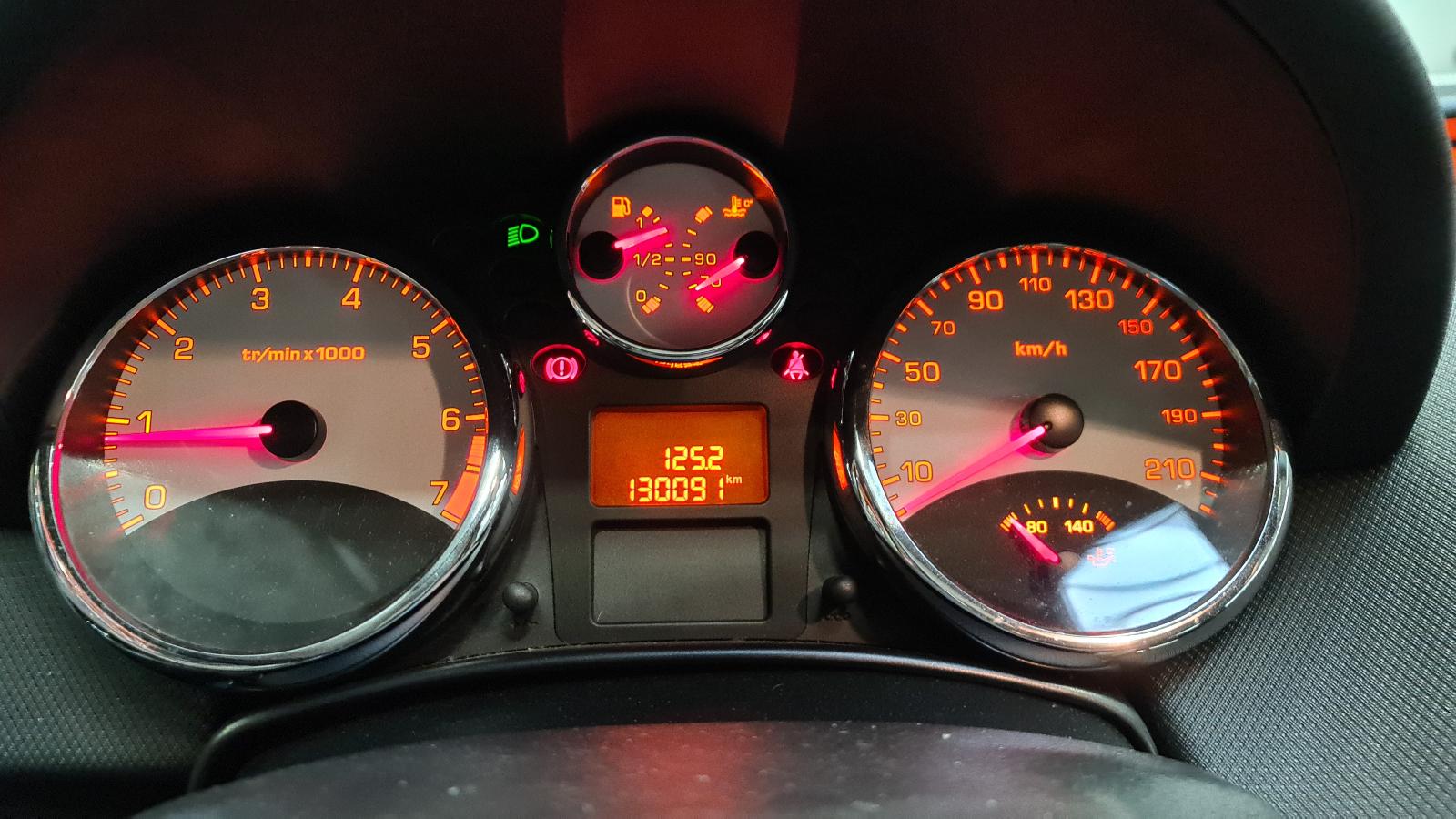 PEUGEOT 207 5DRS SEDAN
