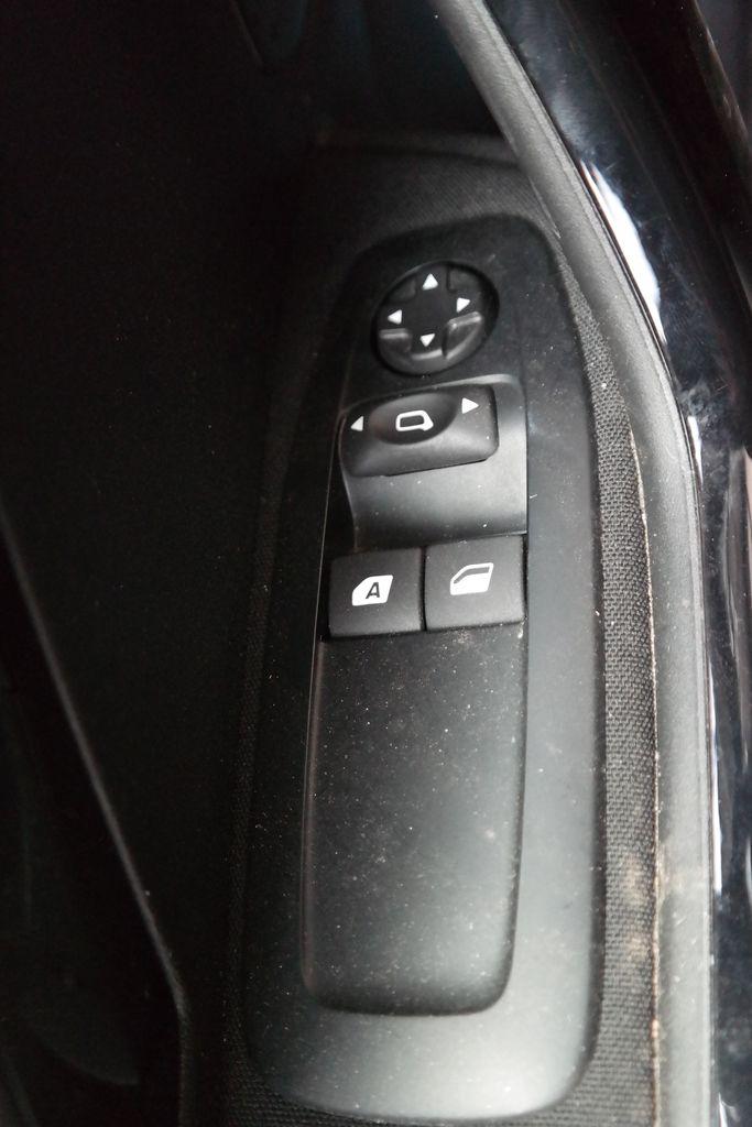 PEUGEOT 208 1.2 PureT. Blue Lion
