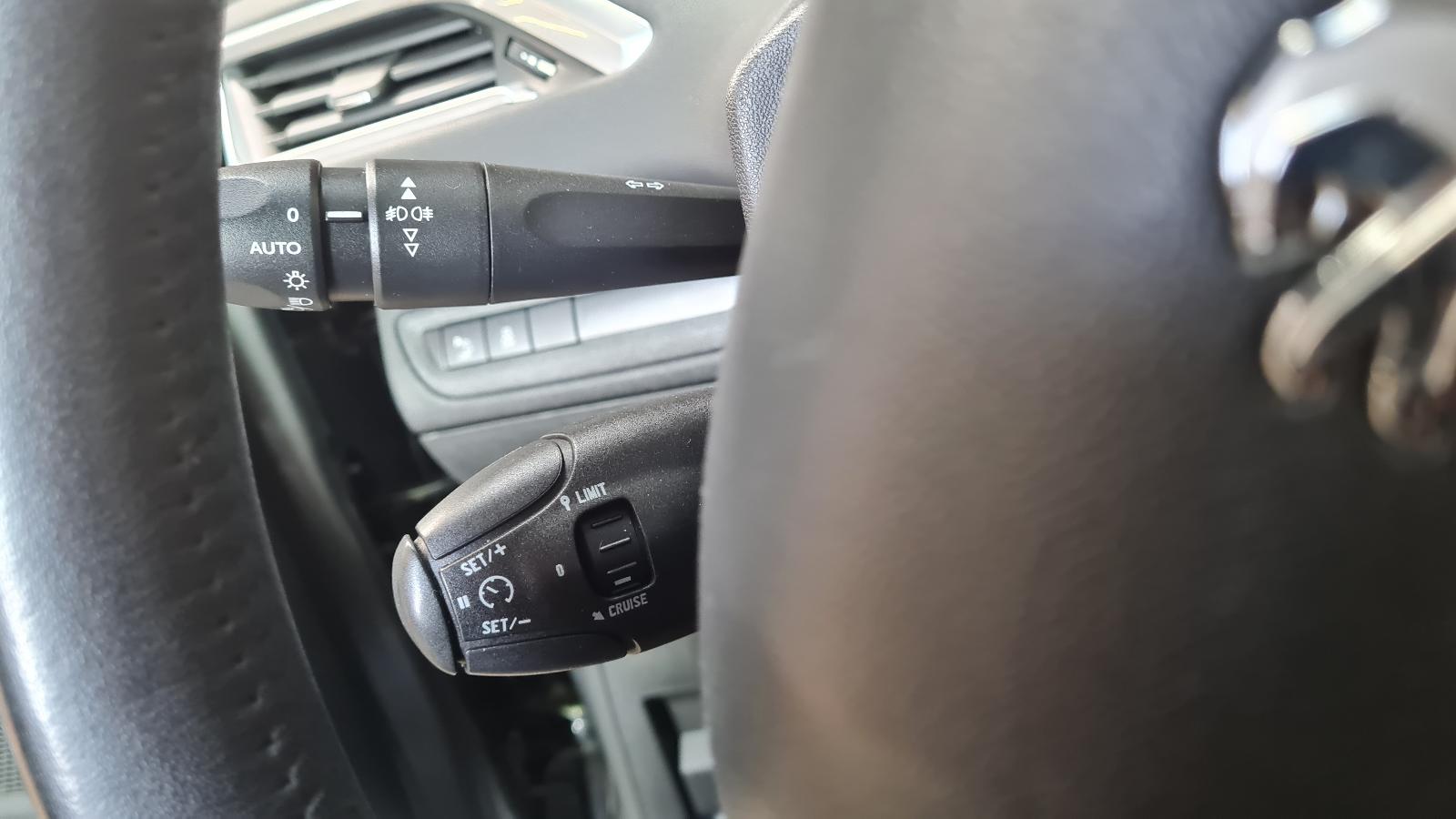 PEUGEOT 208 BERLINE 5 DRS