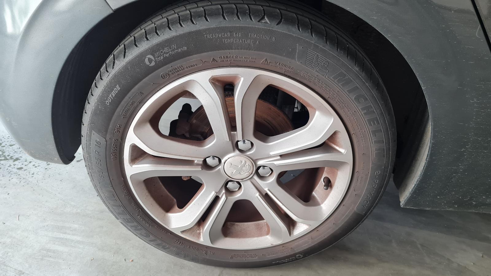 PEUGEOT 208 BERLINE 5 DRS