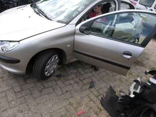 PEUGEOT 206 1.4 XR