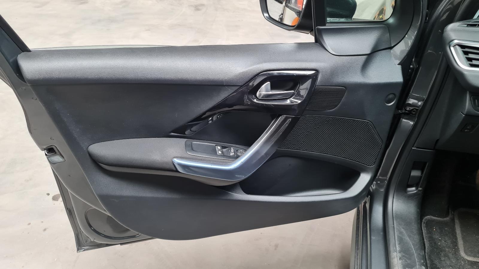 PEUGEOT 208 BERLINE 5 DRS