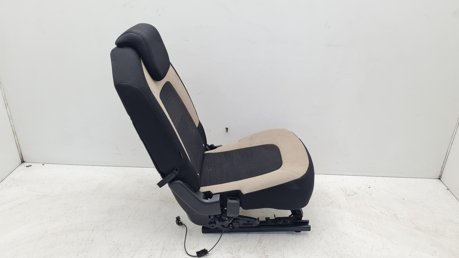 ZWART BEIGE BEKLEDING STOF ONDULICE 8M FC/ FRAME 1610439280 MET 1610440980 16104466BS 1610441580 16104471BS HBS VARIANCE METALLIC MET HOOFDSTEUN 16104529ZD