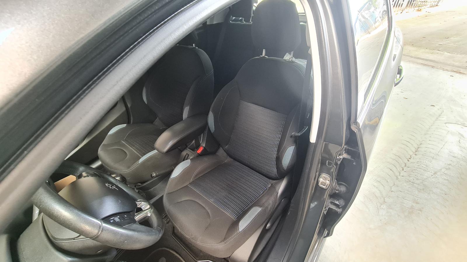 PEUGEOT 208 BERLINE 5 DRS