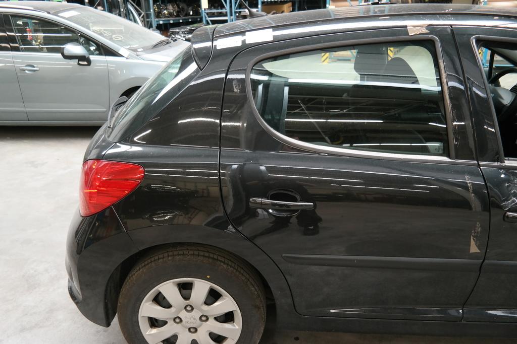 PEUGEOT 207 5-DEURS SEDAN 1.4 i 16v VVT 95