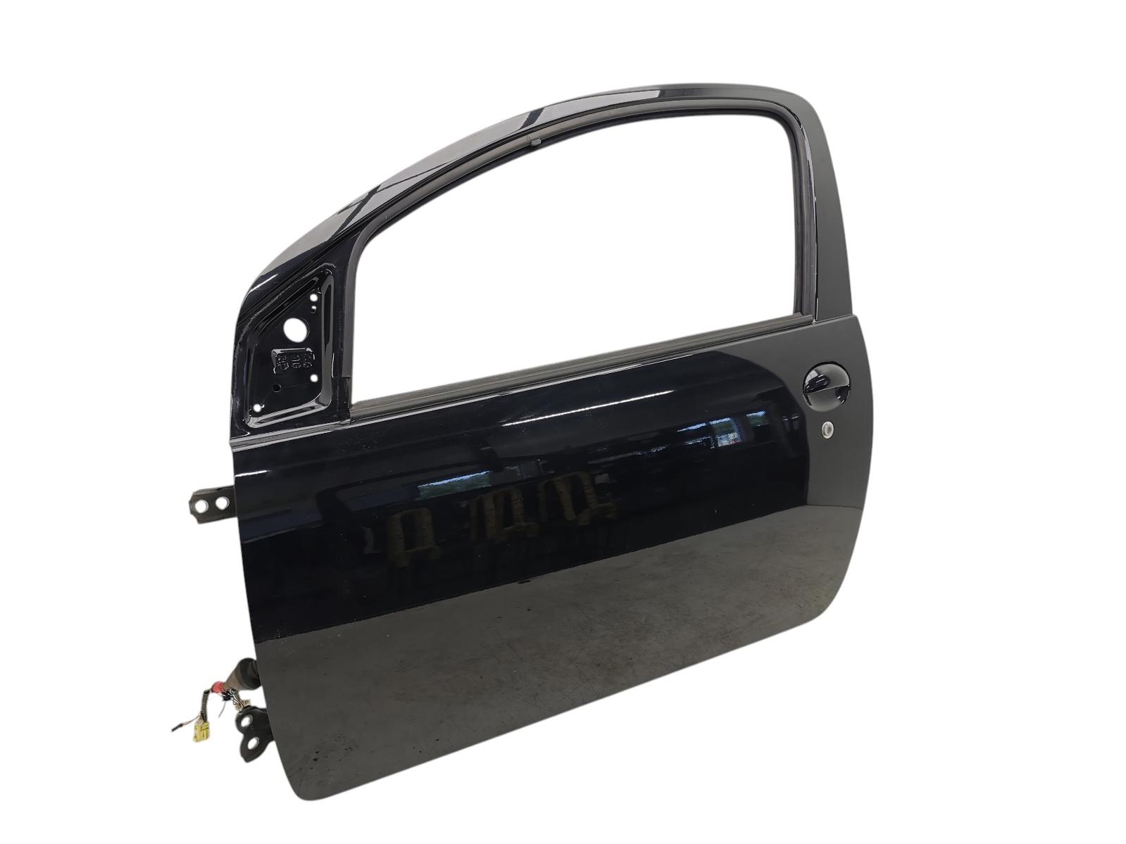 211 ZWART A2 4S2, 5S1, 3X 5U1, LAK LAAT LOS, STEENSLAG PUNTJES EN DIVERSE LICHTE KRASJES. 1612543280 670020H020 ZONDER RUIT MET ELEKTRISCH MECHANSME MET BINNENSLOT