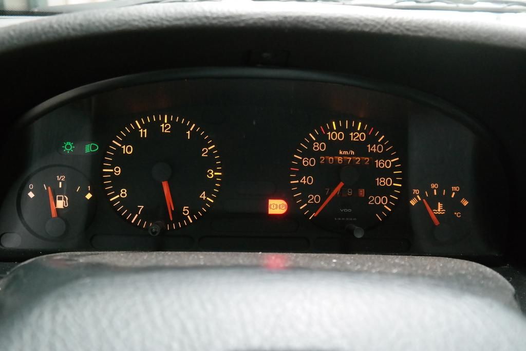 PEUGEOT 405