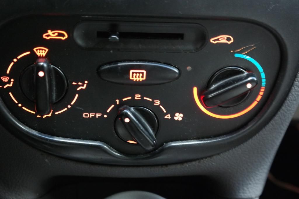 PEUGEOT 206 5 DRS SEDAN