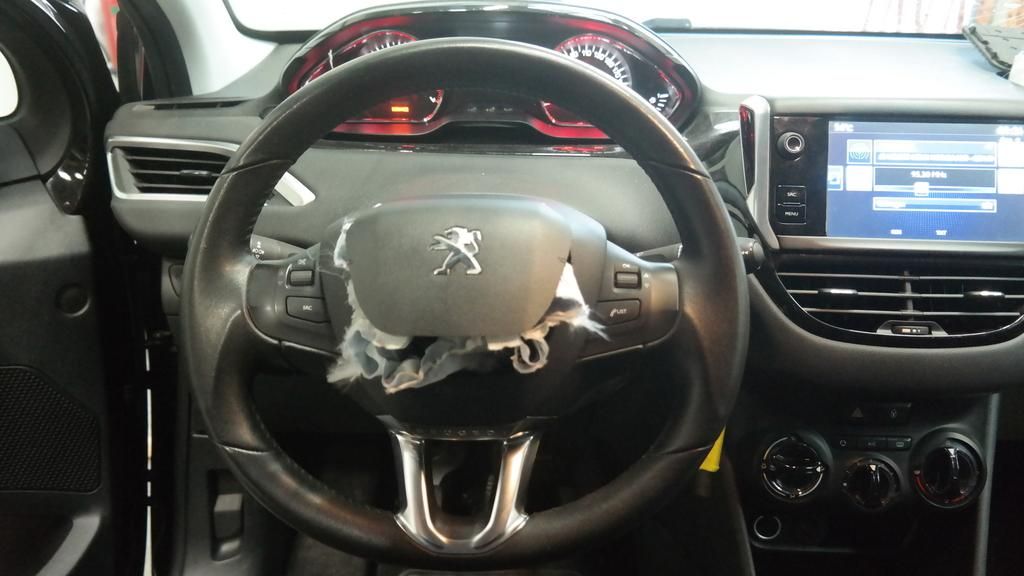 PEUGEOT 208 5DRS BERLINE
