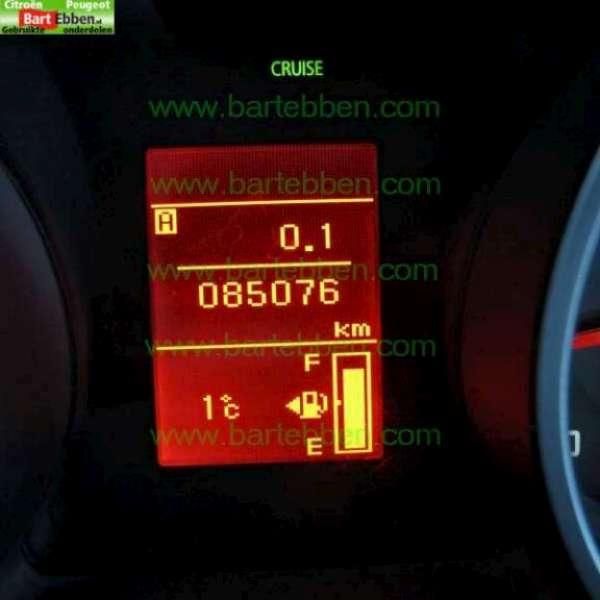 PEUGEOT 4007