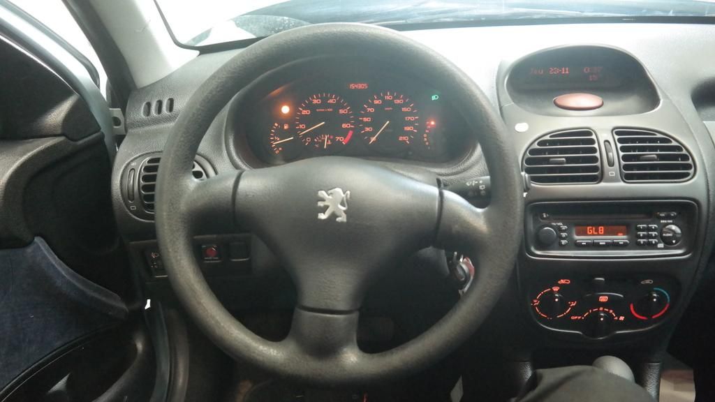 PEUGEOT 206 3 drs sedan