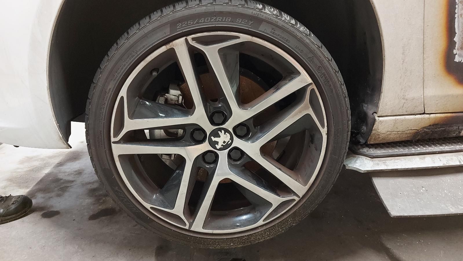 PEUGEOT 308 (T9) 5 DRS SEDAN