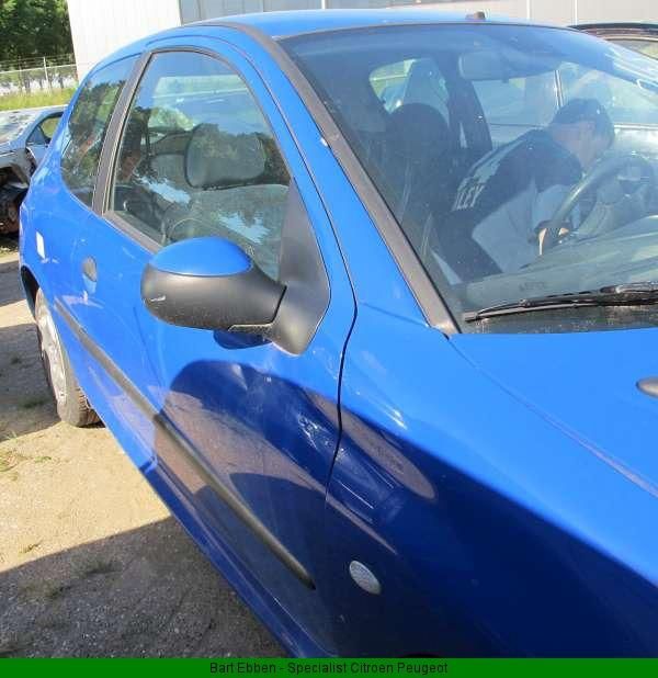 PEUGEOT 206 1.1 XR