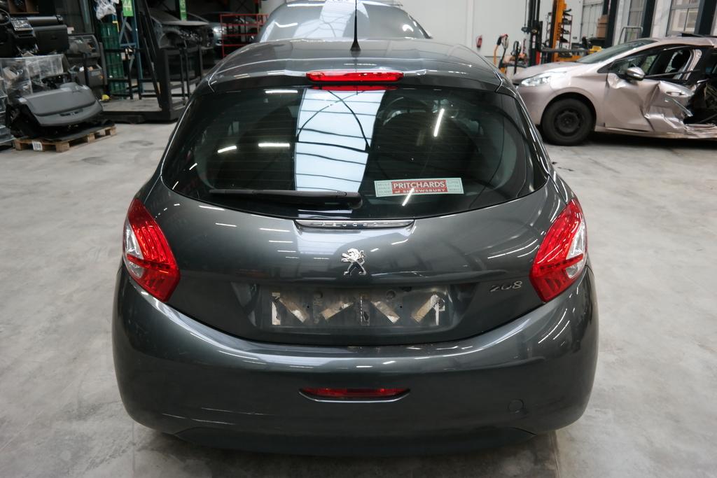 PEUGEOT 208 DRIEDEURS 1.2 VTI EB2