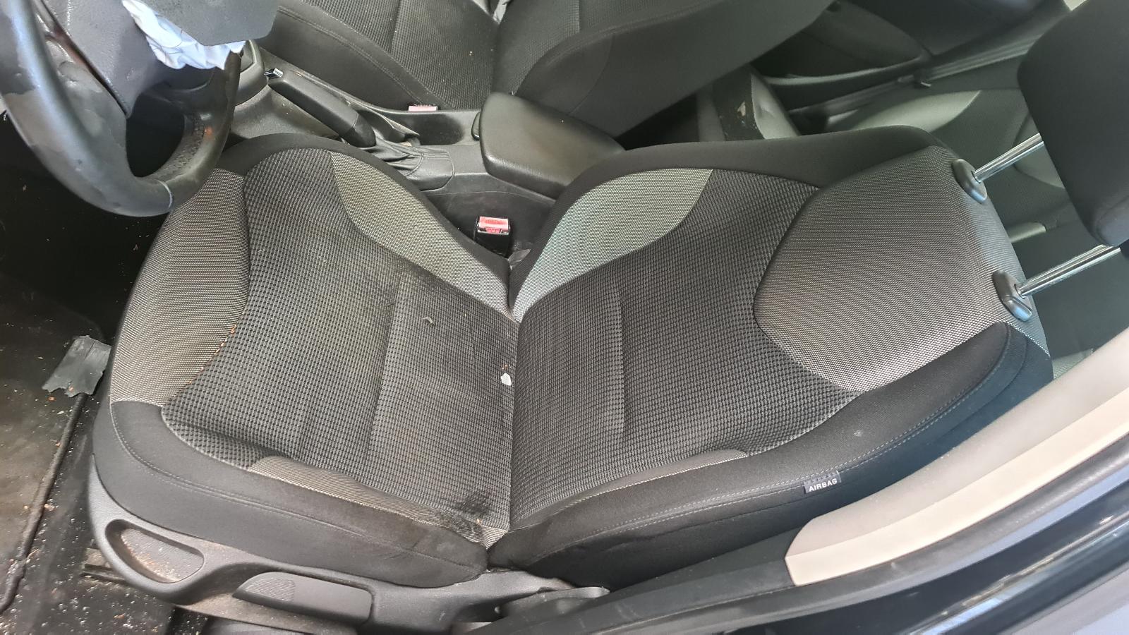 PEUGEOT 308 5DRS SEDAN