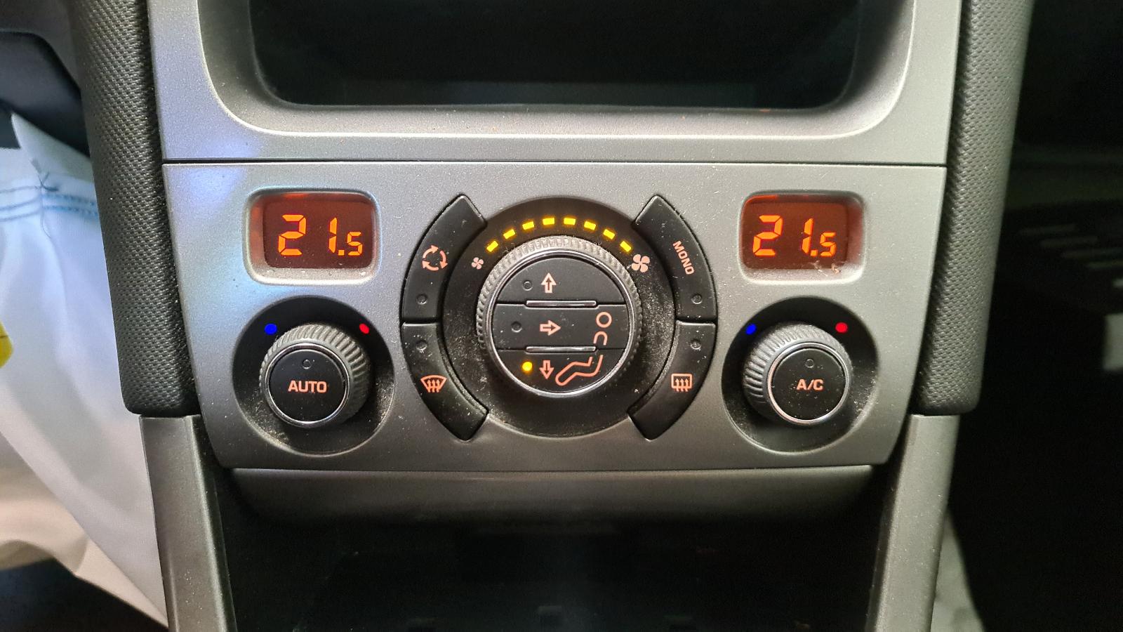 PEUGEOT 308 5DRS SEDAN