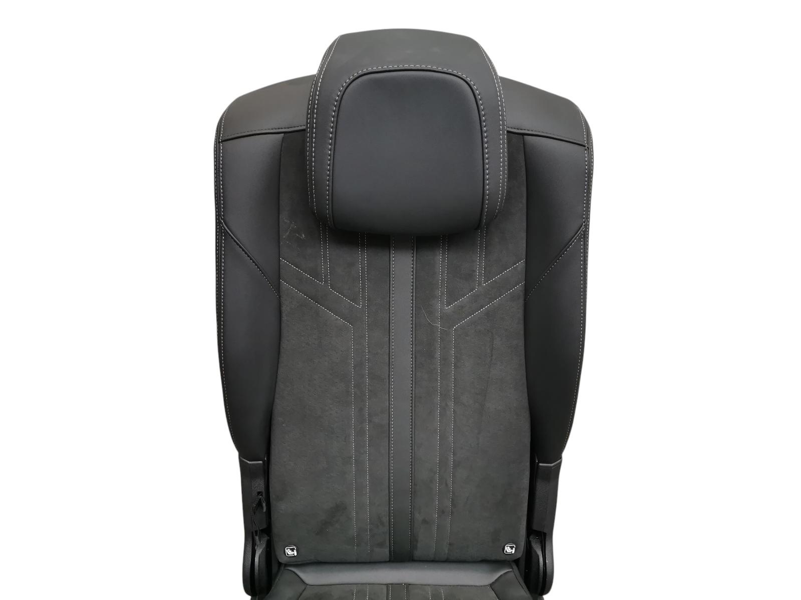 ZWART LEDER EN ALCANTARA A2 ALCANTARA/LEDER CLUB 0J FI 9818752080 16770998XX 16875553AU 16771013XX 16875565AU MET HOOFDSTEUN